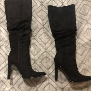 Black heeled boots